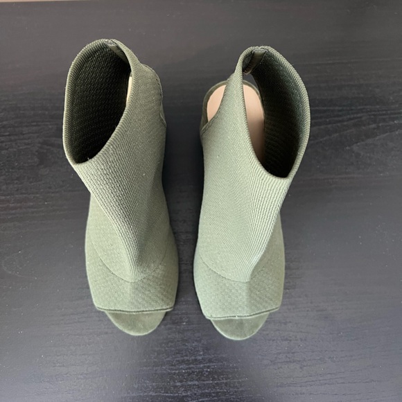 Aldo’s Olive Green heels - Picture 3 of 6